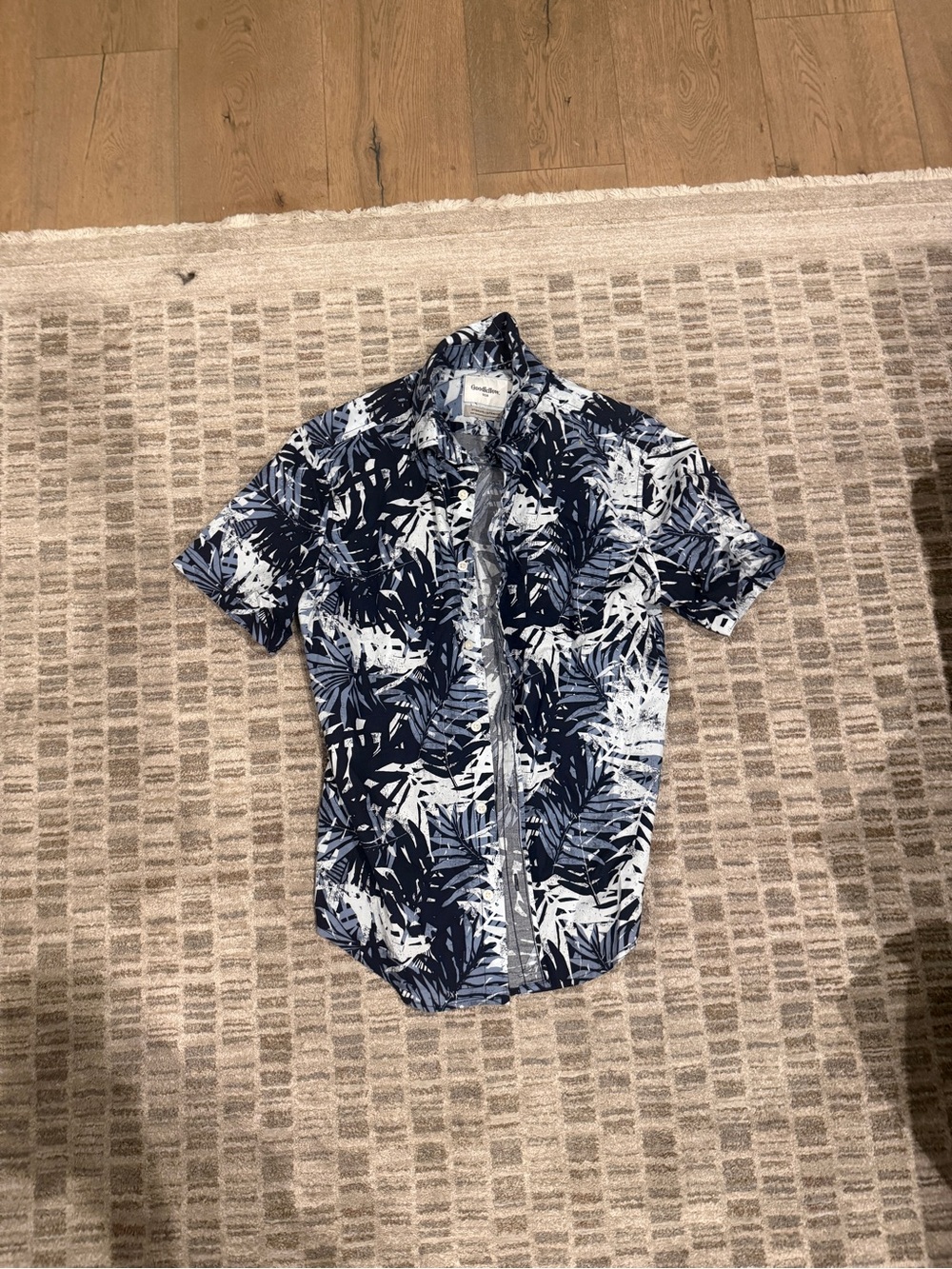 Goodfellow & Co Navy and White Tropical Print Short-Sleeve Shirt